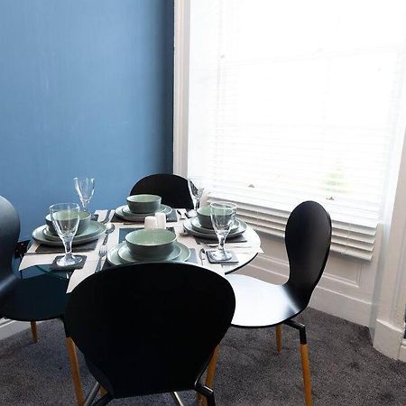 Lavish 2Bed Apartment In The Heart Of Birkenhead Bagian luar foto