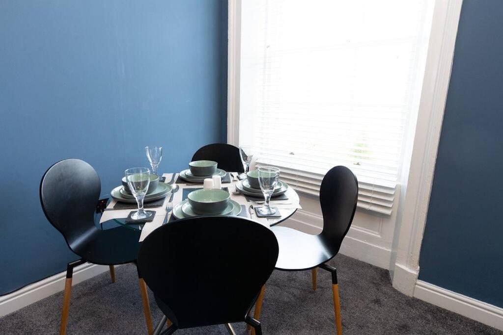 Lavish 2Bed Apartment In The Heart Of Birkenhead Bagian luar foto