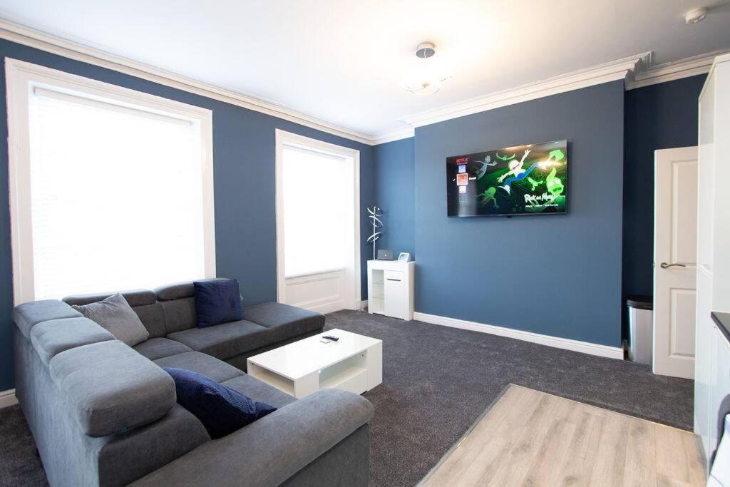 Lavish 2Bed Apartment In The Heart Of Birkenhead Bagian luar foto