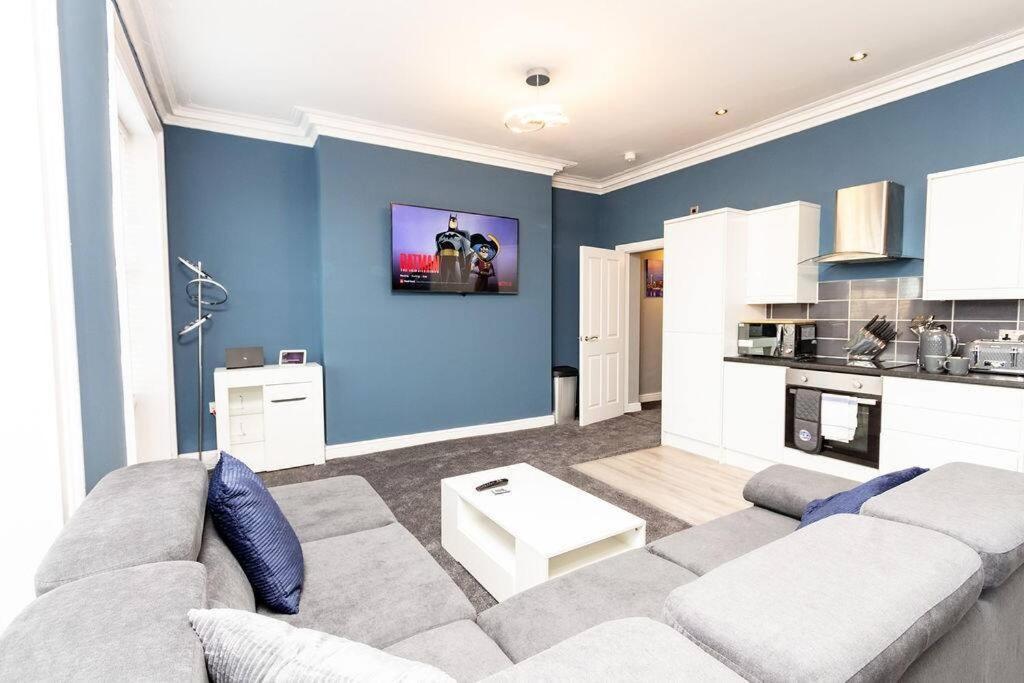Lavish 2Bed Apartment In The Heart Of Birkenhead Bagian luar foto